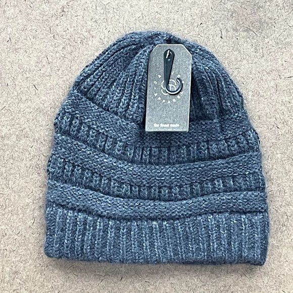 WOMENS GRAY KNITTED PONYTAIL BEANIE - NWT - OSFA - Picture 5 of 7